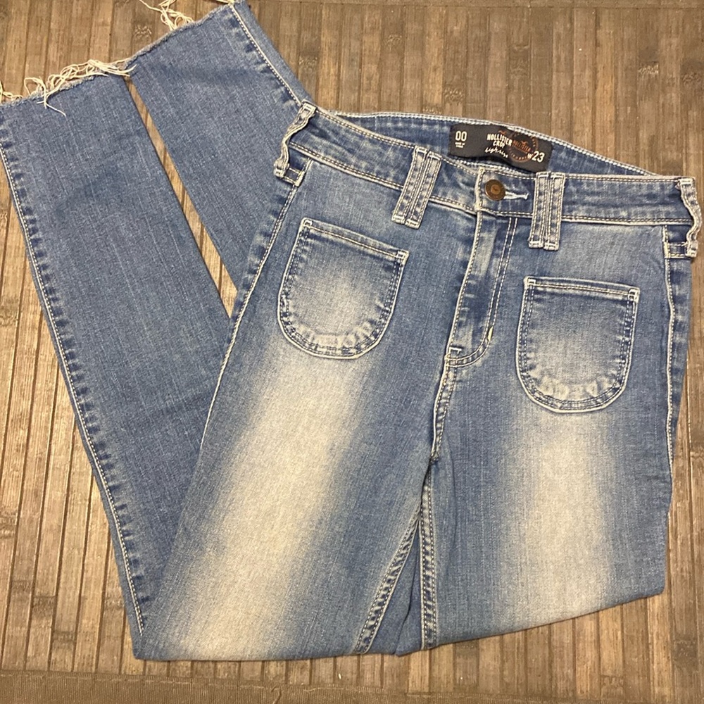 Hollister High Rise Cropped Jeans Size 00
